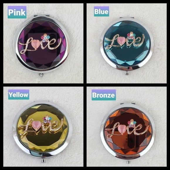 Crystals Love Heart 2X Magnifying Compact Mirror - Picture 1 of 8
